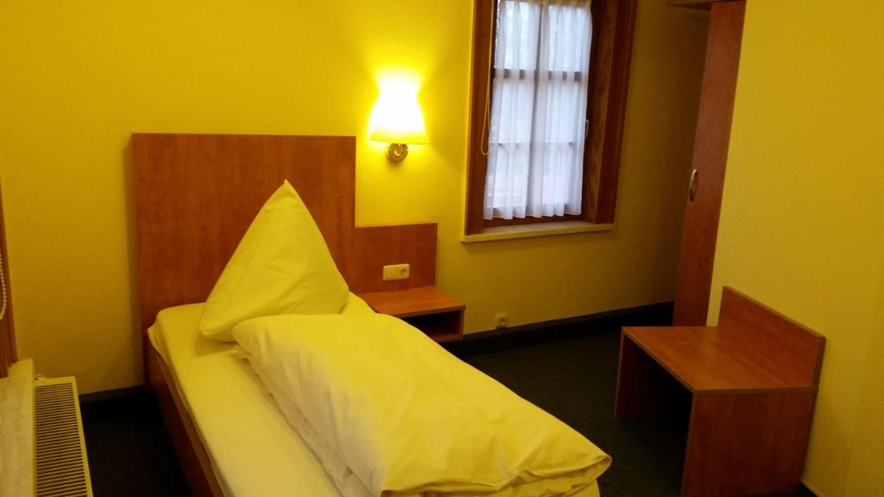 Ebeleben Hotel Thueringer Hof מראה חיצוני תמונה